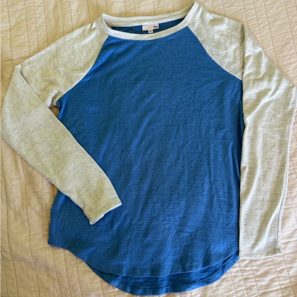 SO Light weight Thin Knit Long Sleeve Sweater Top Size M